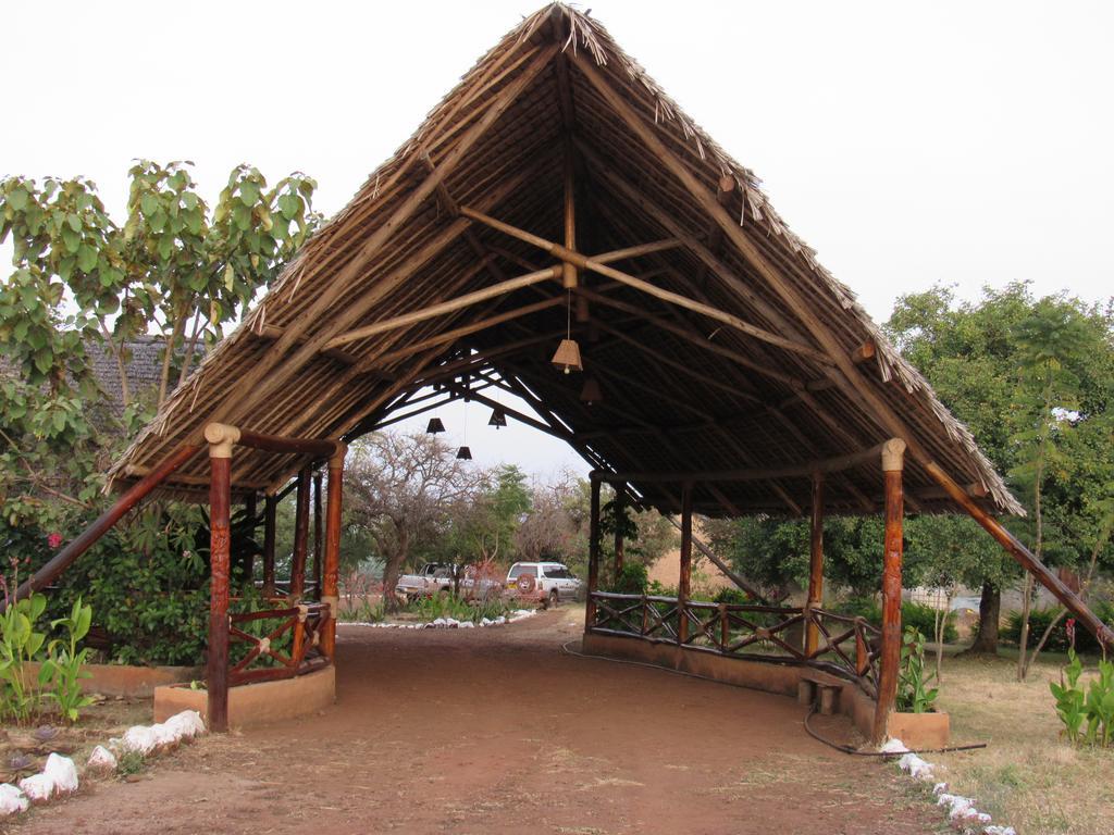African Sunrise Lodge And Campsite Mto wa Mbu Eksteriør billede
