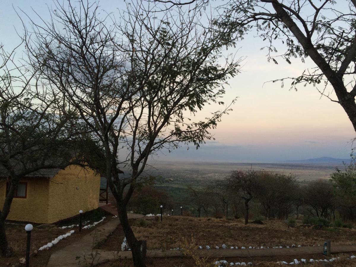 African Sunrise Lodge And Campsite Mto wa Mbu Eksteriør billede